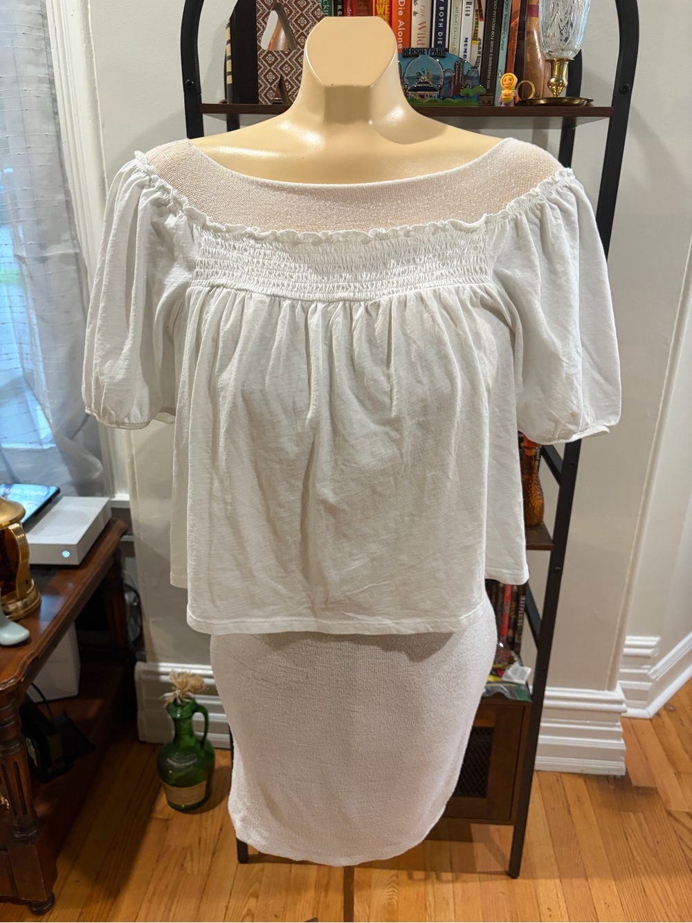 White American Eagle Cropped Shirt